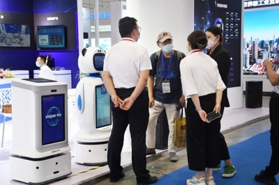 云化机器人亮相第十七届中国国际装备制造业博览会，引领装备制造迈入云端服务新时代